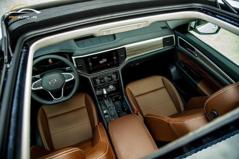 Khoang nội thất Volkswagen Teramont 2024 rộng rãi