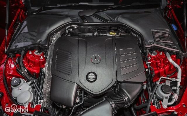 Khối động cơ 1.5L tích hợp công nghệ EQ Boost trên Mercedes-Benz C200 Avantgarde Plus