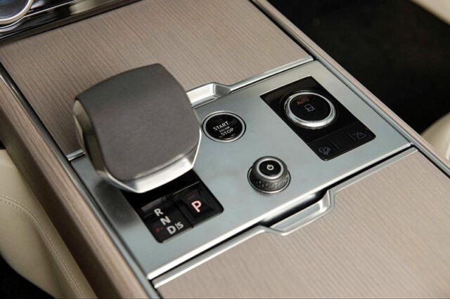 Khối động cơ mạnh mẽ của Range Rover 2023