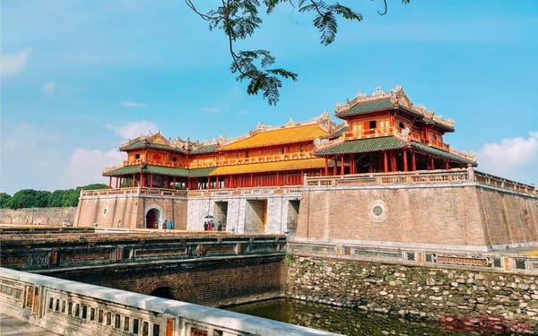 Kinh Thành Huế, điểm đến lịch sử khi thuê xe tự lái