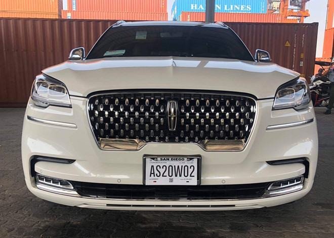 Lincoln Aviator 2020 thiết kế mặt ca lăng sang trọng