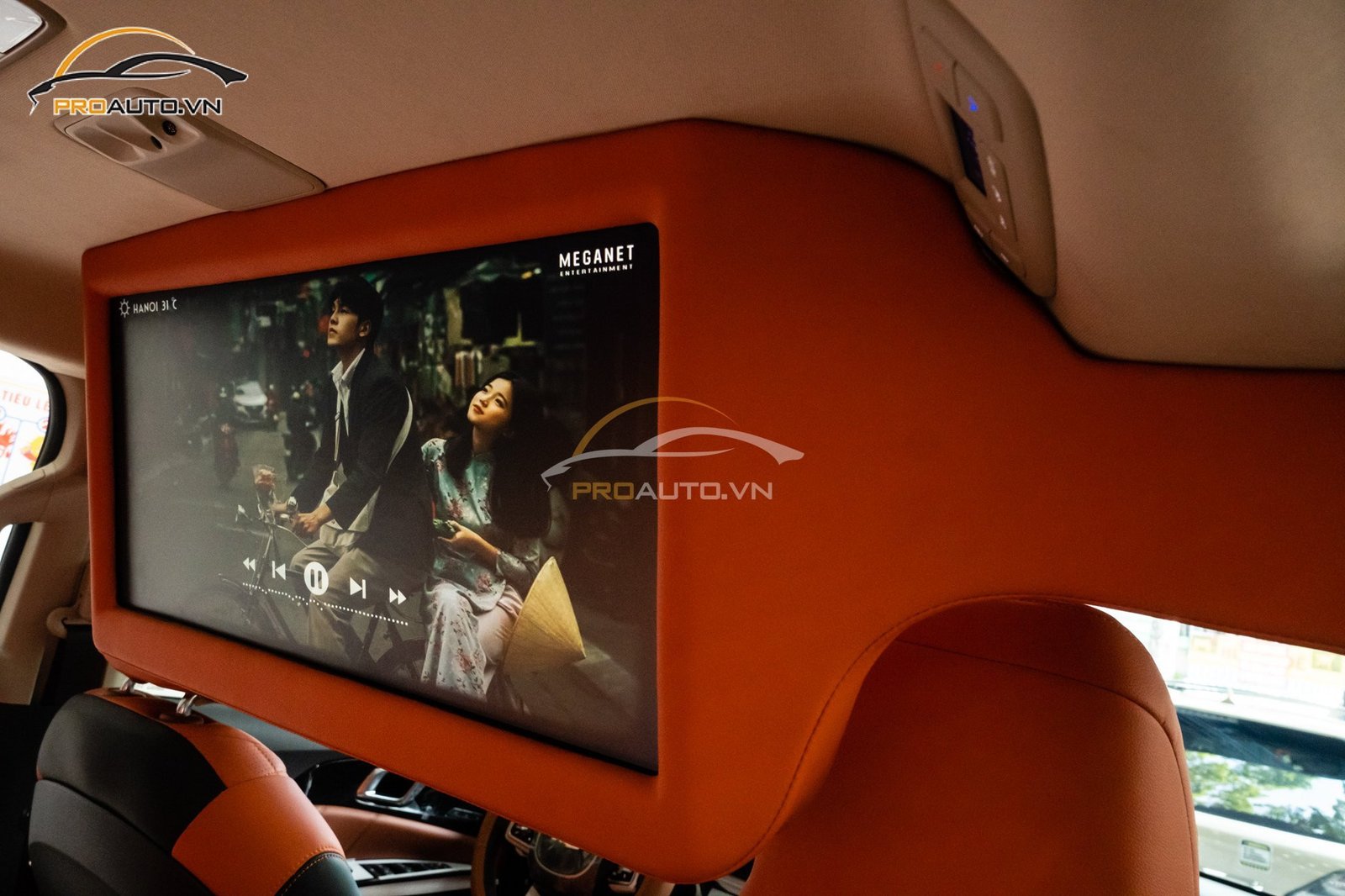 Màn hình TV 29 inch lớn, nâng cấp nội thất xe lên tầm giải trí cao cấp