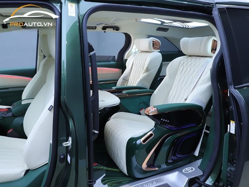 Mẫu ghế Limousine Hongyi Crystal 2.0 với tính năng xoay