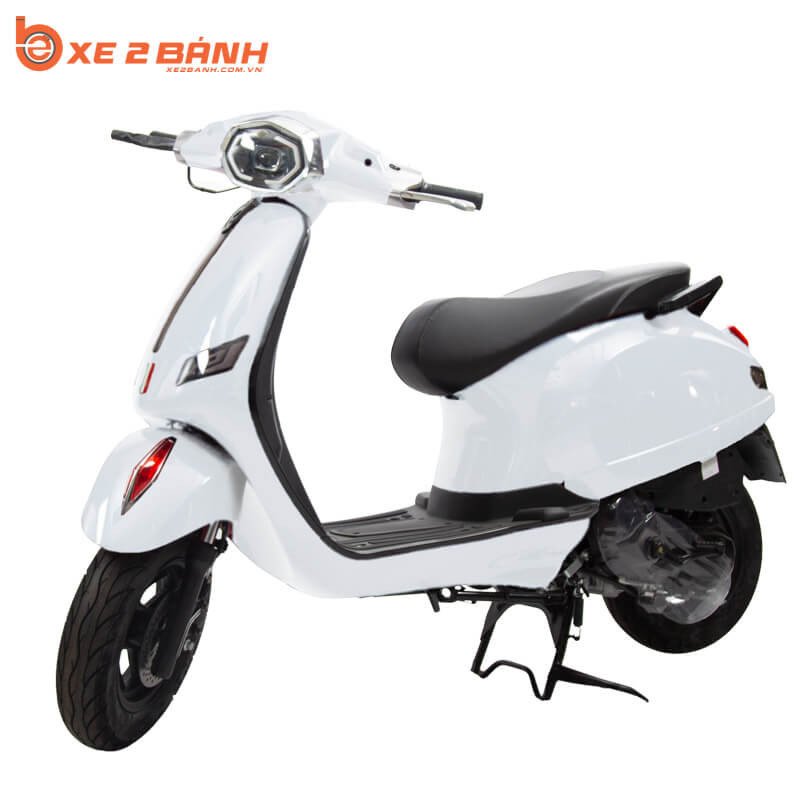 Mẫu xe Vespa 50CC màu trắng tinh khôi, nổi bật sự sang trọng
