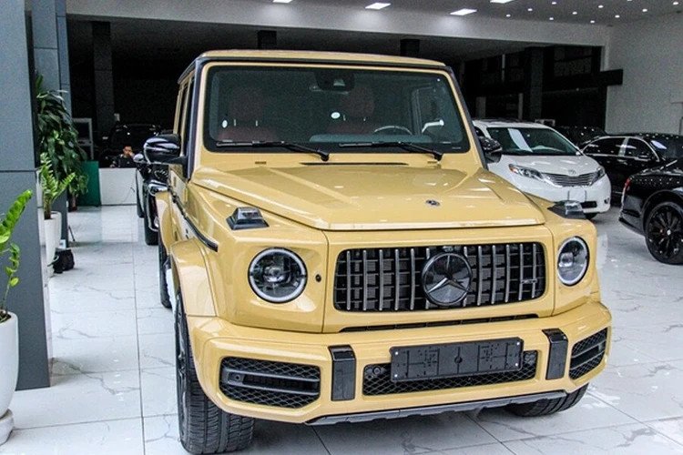 Mercedes-AMG G63 màu vàng cát Desert Sand từ góc cận cảnh