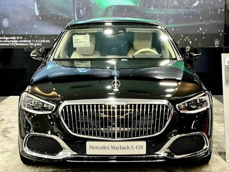 Mercedes Maybach S450 màu đen sang trọng