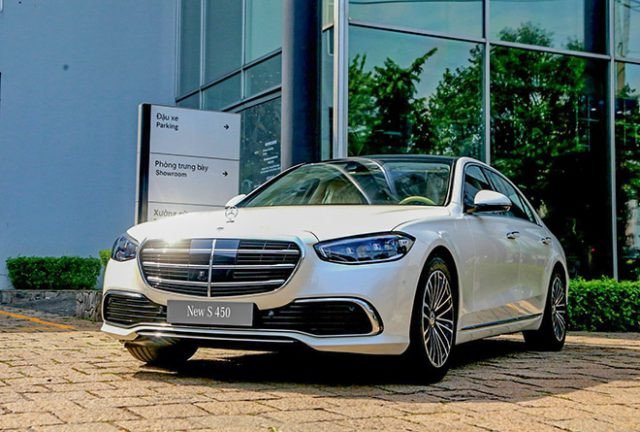 Mercedes S450 2022 màu đen sang trọng