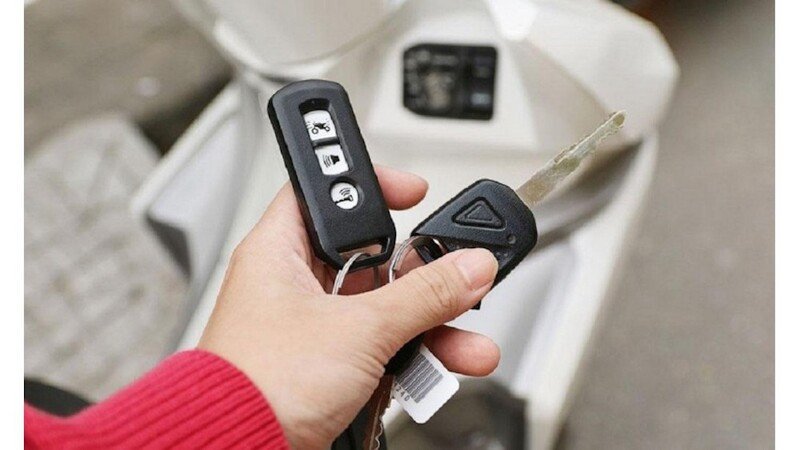 Minh họa những rủi ro pháp lý và tài chính khi giao dịch mua bán xe không giấy tờ, đặc biệt là tài sản bị đánh cắp