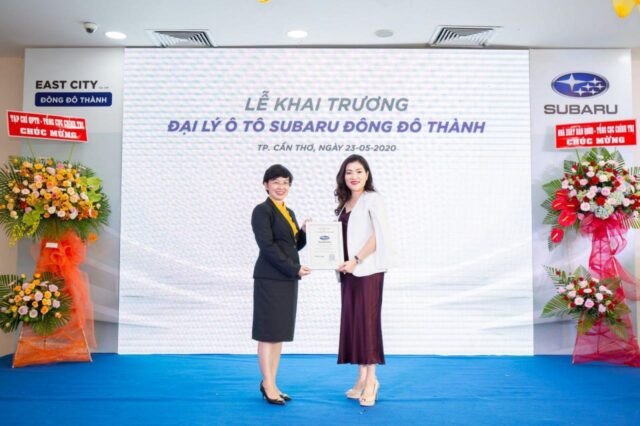 Một góc không gian trưng bày xe Subaru tại đại lý Đông Đô Thành, bố cục gọn gàng và chuyên nghiệp