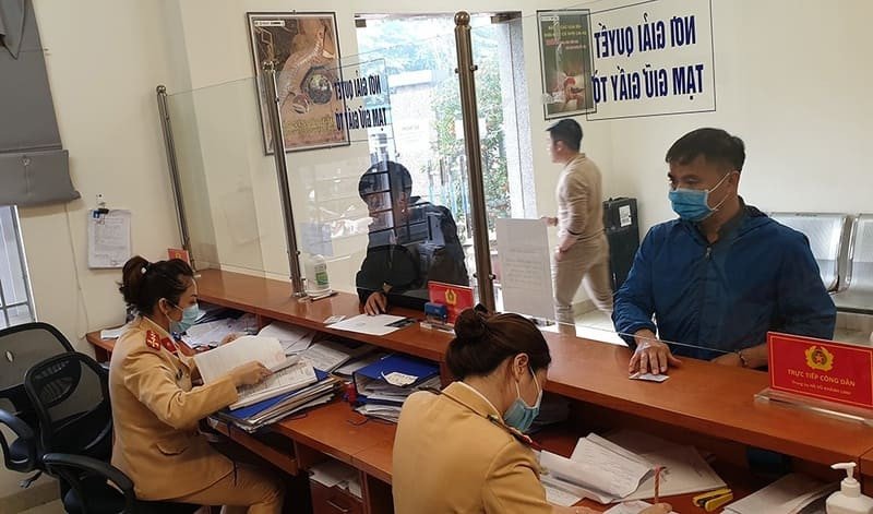 Mức phạt khi không thực hiện sang tên xe máy đúng thời hạn
