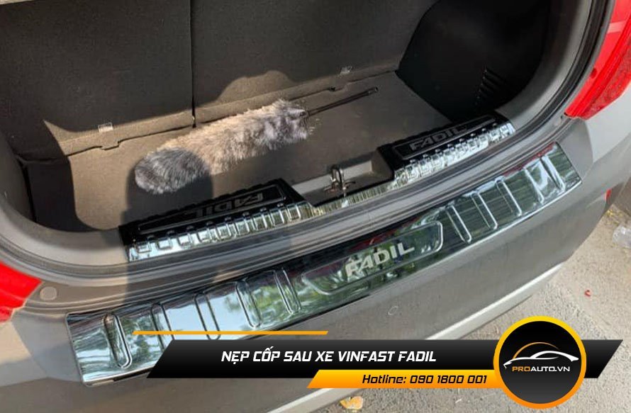 Nẹp chống trầy cốp sau xe Vinfast Fadil bảo vệ hiệu quả