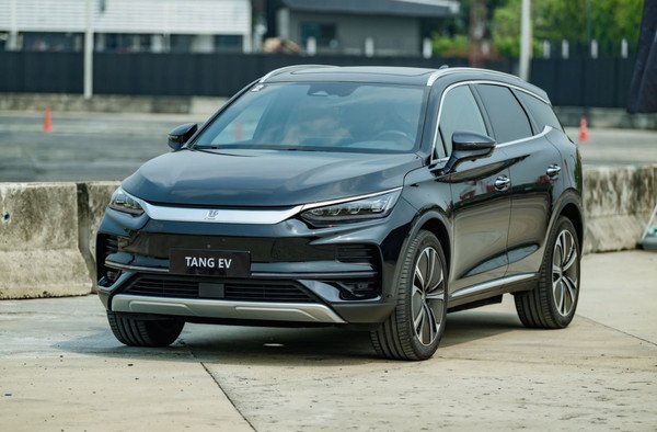 Ngoại thất mạnh mẽ của xe điện BYD Tang SUV 7 chỗ