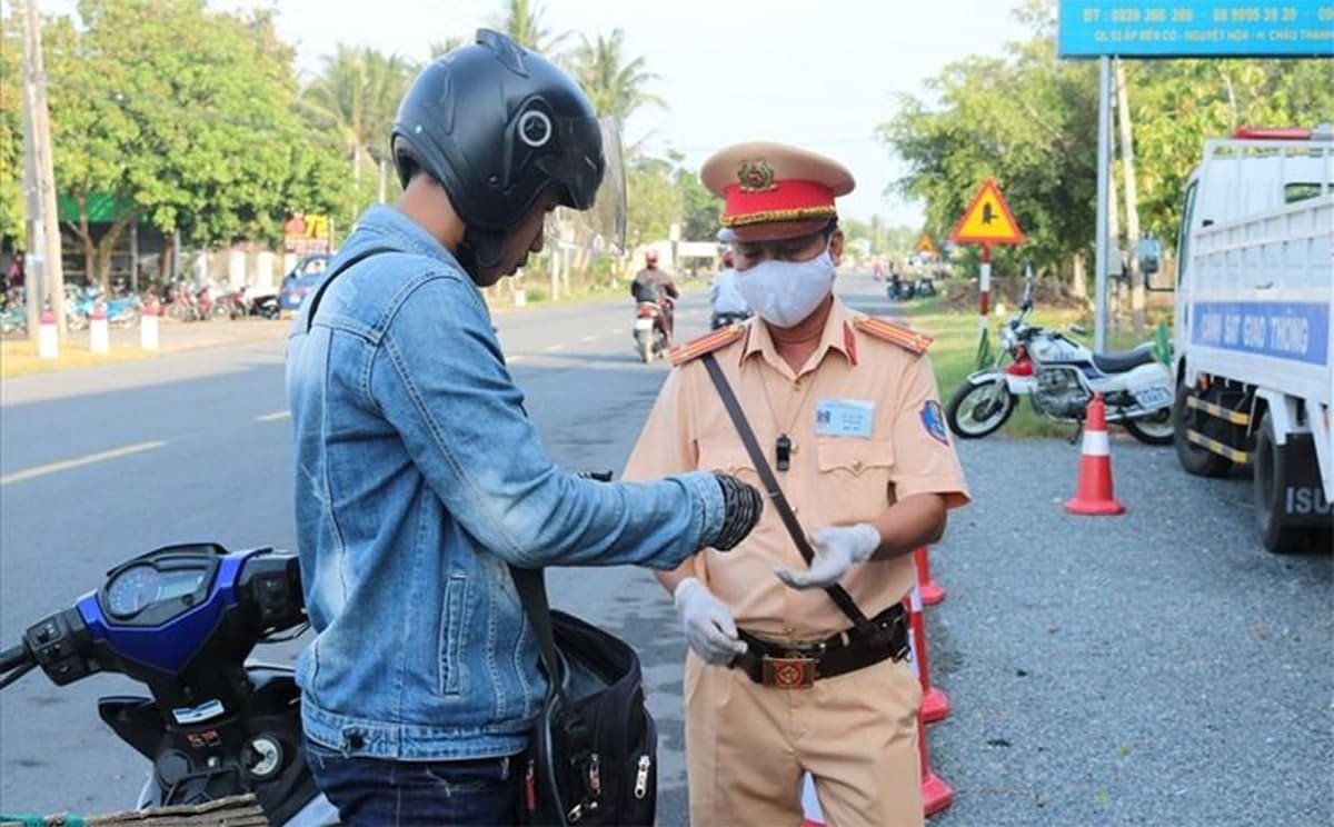 Người điều khiển xe ô tô hợp pháp