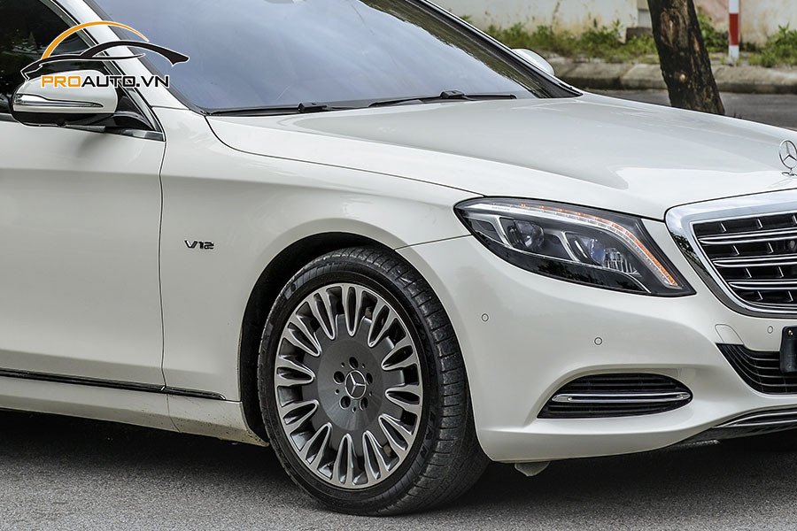 Nhiều mẫu mâm xe độ Mercedes Benz Maybach đang được trưng bày