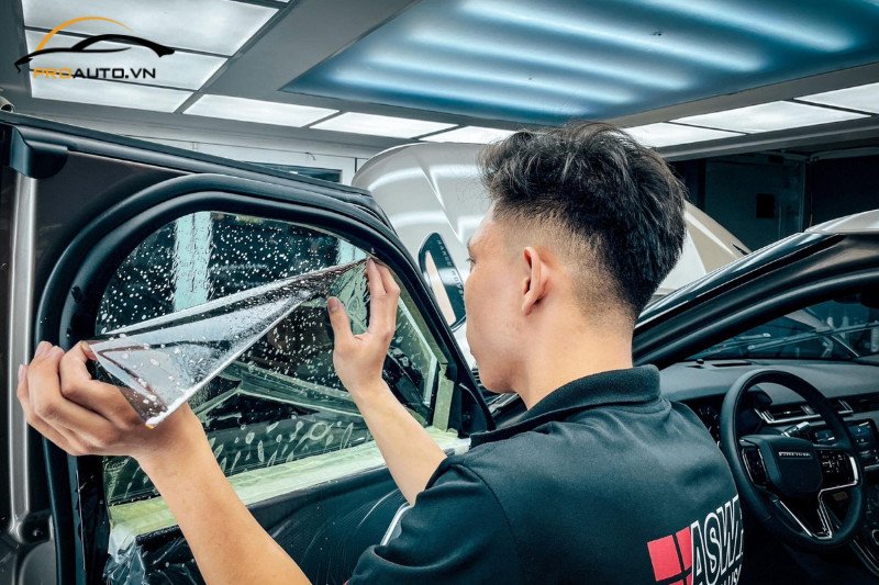 Những lợi ích vượt trội khi dán phim cách nhiệt tại Quận 6 cho xe