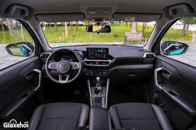 Nội thất khoang lái Toyota Raize 2025