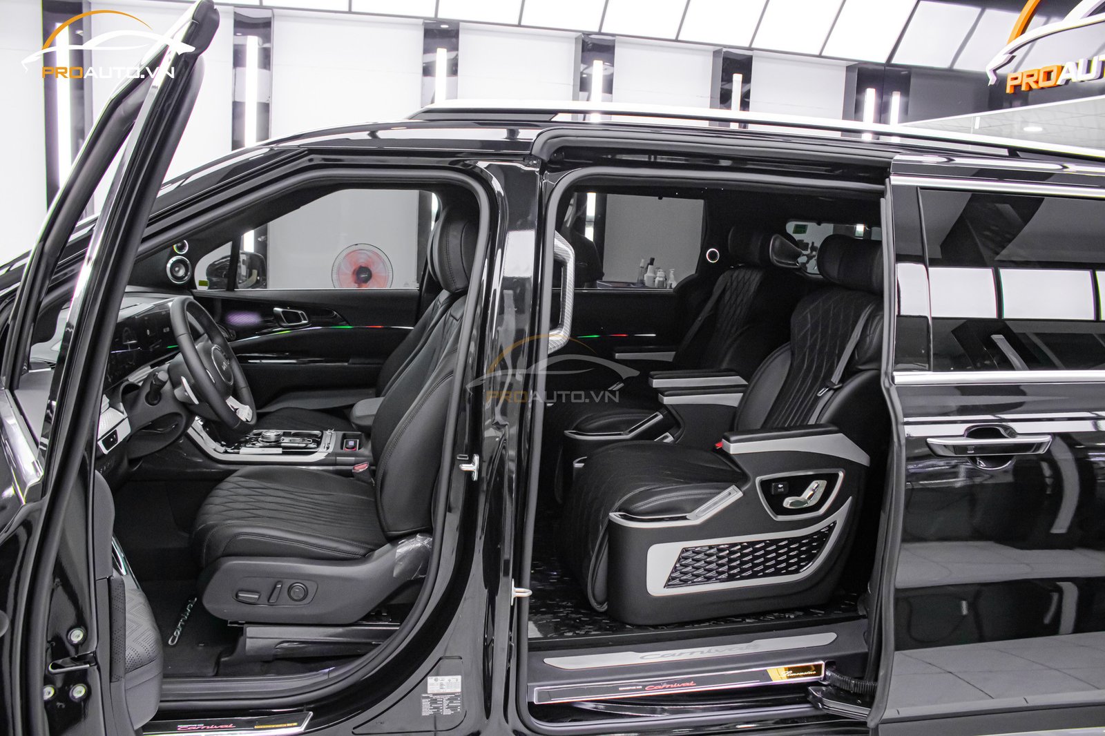 Nội thất Kia Carnival 2022 được nâng cấp sang trọng
