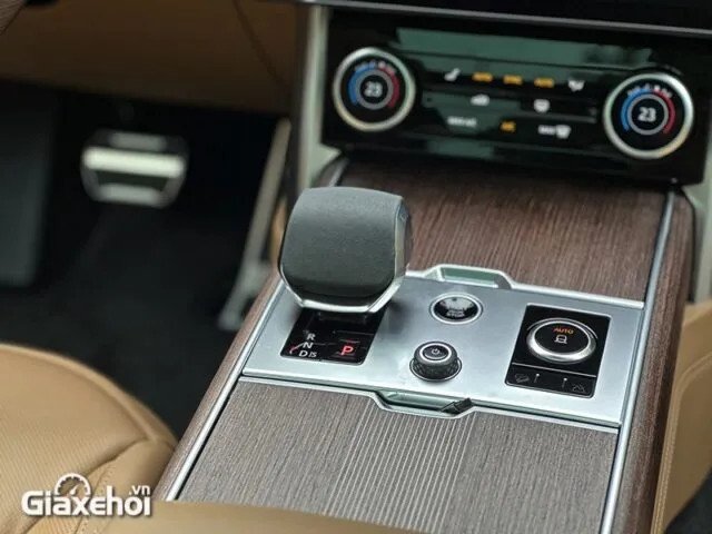 Nội thất Range Rover Autobiography 3.0 LWB 7 chỗ 2025 với ghế bọc da cao cấp