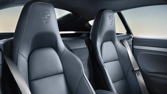 Nội thất sang trọng của Porsche 718 Cayman GT4 RS