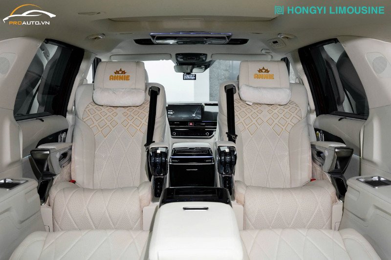 Nội thất xe với ghế Limousine Hongyi Crystal 4.0 Max
