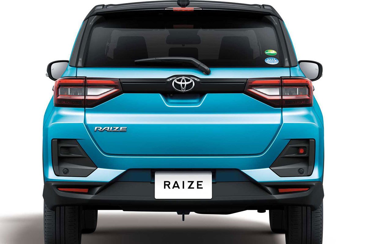 Phần đuôi xe Toyota Raize 2022 với đèn LED và cản sau thể thao