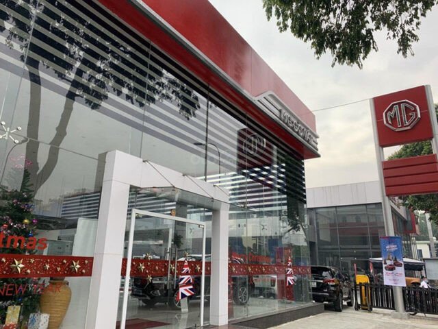 Showroom Mitsubishi Quận 7 với kiến trúc hiện đại và không gian trưng bày rộng rãi xe Mitsubishi