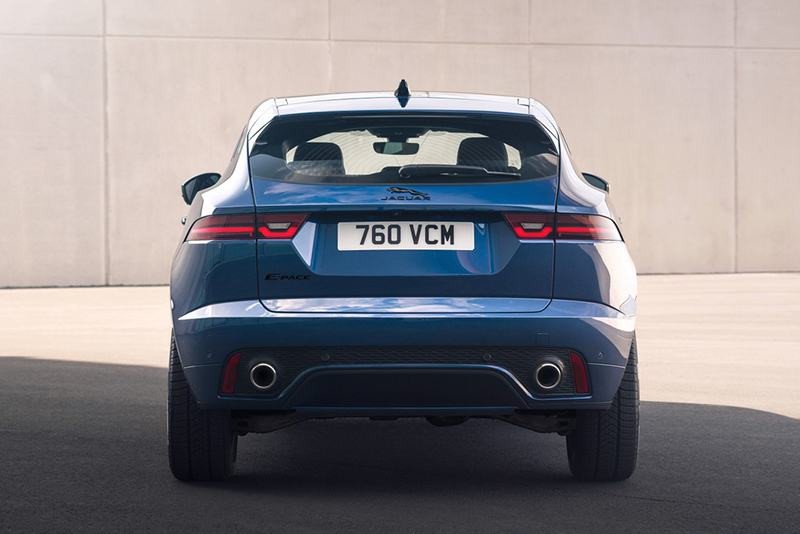 Thân xe và vành hợp kim của Jaguar E-Pace 2021