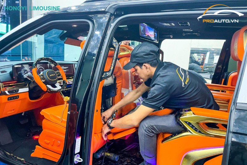 Thi công độ ghế Limousine HongYi cho xe ô tô