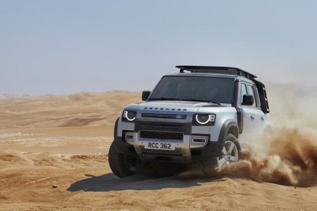 Thiết kế đầu xe Land Rover Defender 2022 với lưới tản nhiệt hầm hố