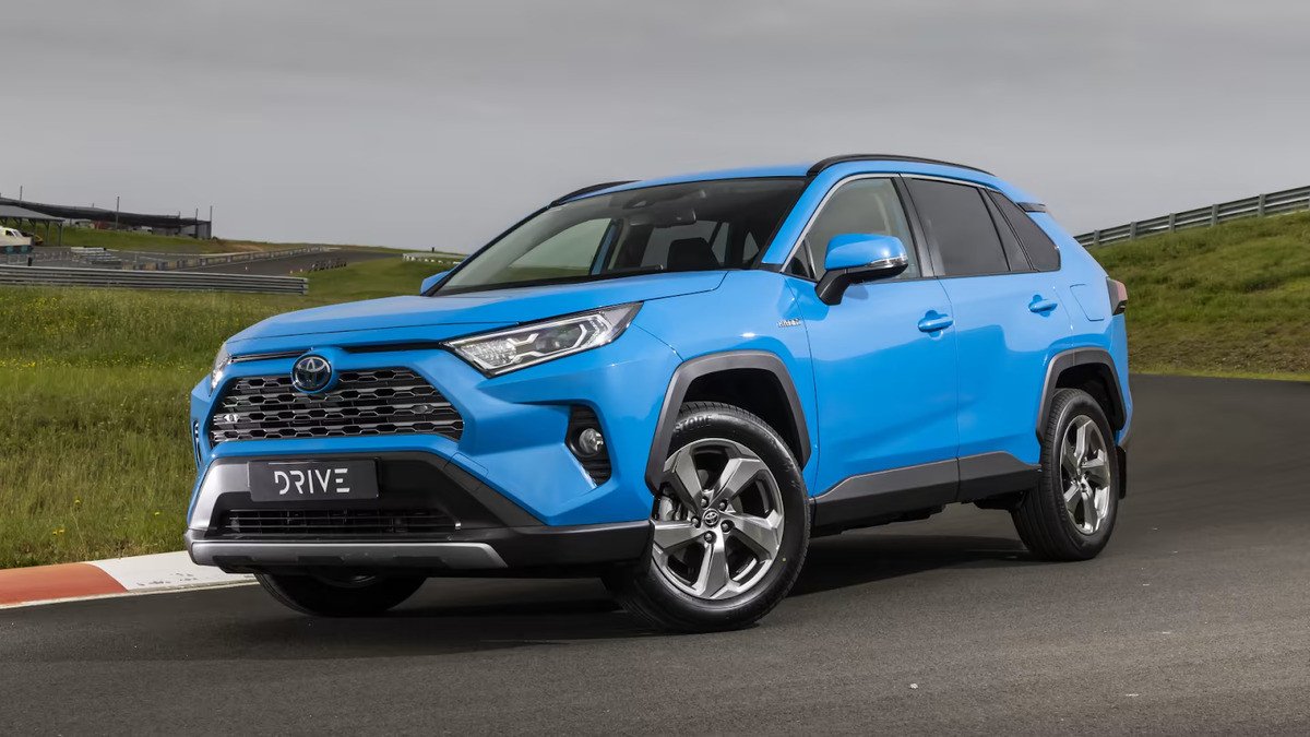 Thiết kế đầu xe Toyota Rav4 2021 với lưới tản nhiệt hình lục giác