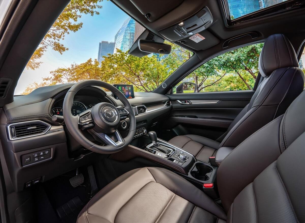 Thiết kế nội thất tiện nghi và sang trọng của Mazda CX-5 2020.