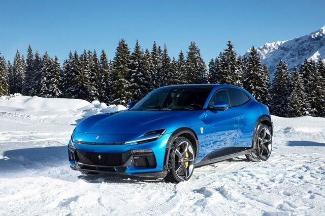 Toàn cảnh mẫu SUV Ferrari Purosangue 2025, chiếc xe đầu tiên của Ferrari, kết hợp sự tinh tế và hiệu năng vượt trội.