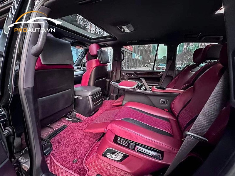 Tổng quan các gói độ ghế Limousine cho xe Fortuner, mang đến nhiều lựa chọn linh hoạt.