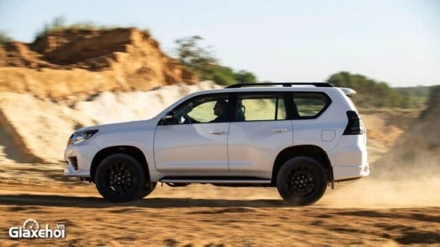 Tổng quan thiết kế mạnh mẽ của Toyota Land Cruiser Prado 2023