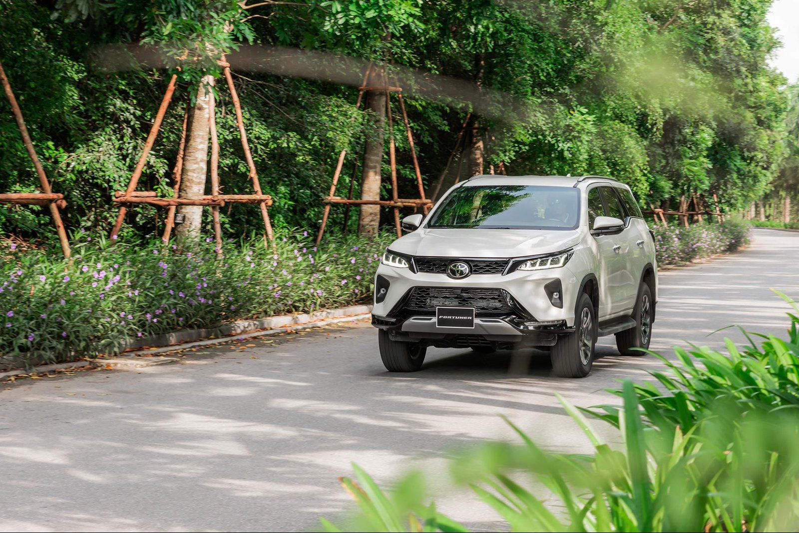 Toyota Fortuner ghi dấu ấn trên mọi hành trình của bạn với vẻ ngoài mạnh mẽ