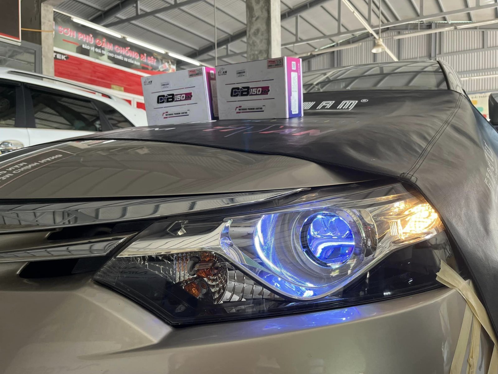 Toyota Vios độ đèn CB150 cao cấp