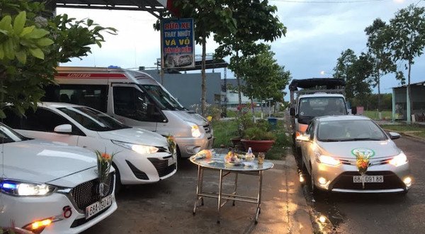 Văn khấn cúng xe ô tô mùng 2 và 16 chuẩn