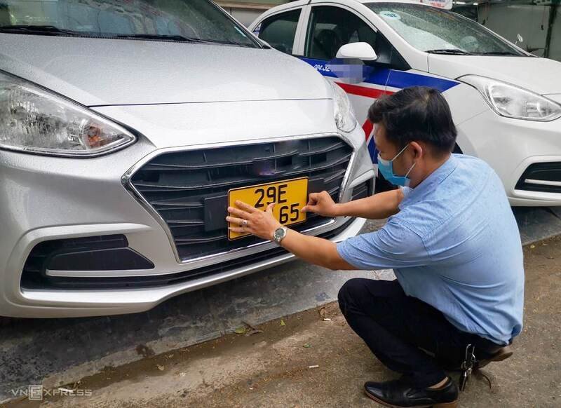 Xe taxi với biển số màu vàng theo quy định mới