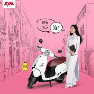 Xe tay ga SYM Elite 50cc màu trắng bạc với thiết kế thanh lịch, cốp rộng tiện lợi cho học sinh nữ