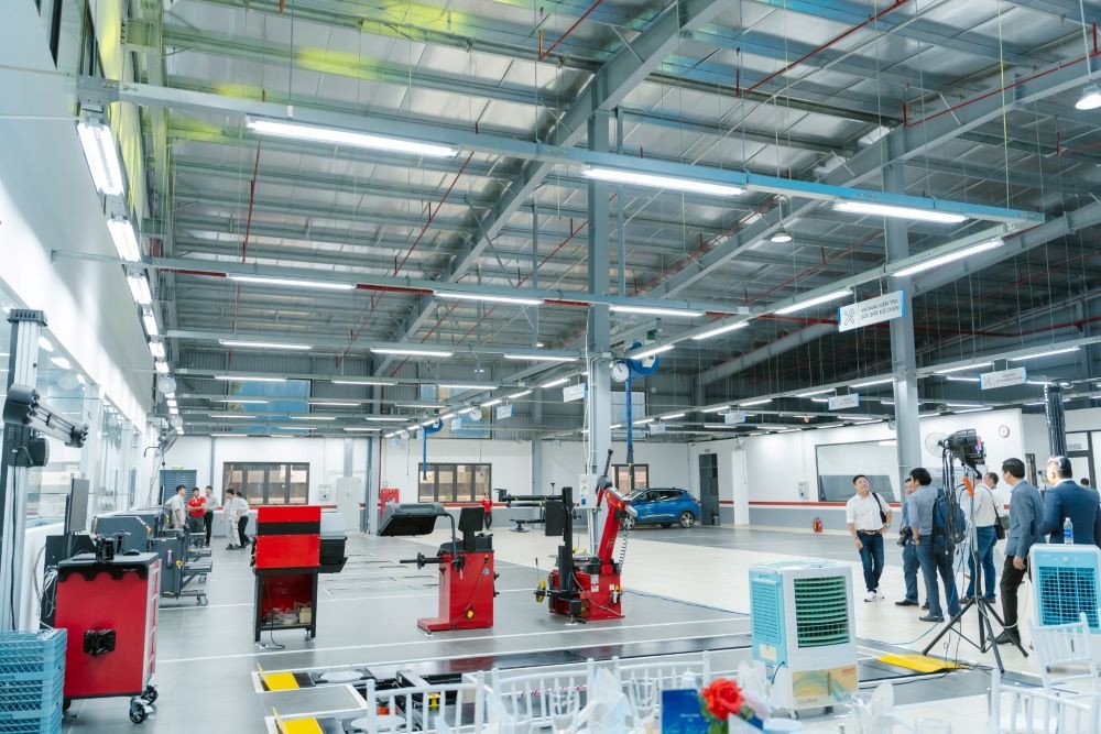 Xưởng dịch vụ chuyên nghiệp tại Showroom ô tô VinFast
