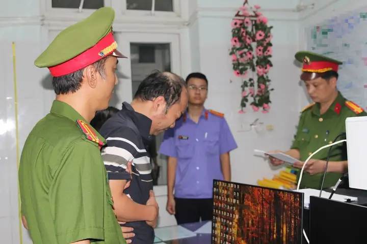 Điều Khiển Xe Ô Tô Gây Tai Nạn Điều Khiển Xe Ô Tô Gây Tai Nạn