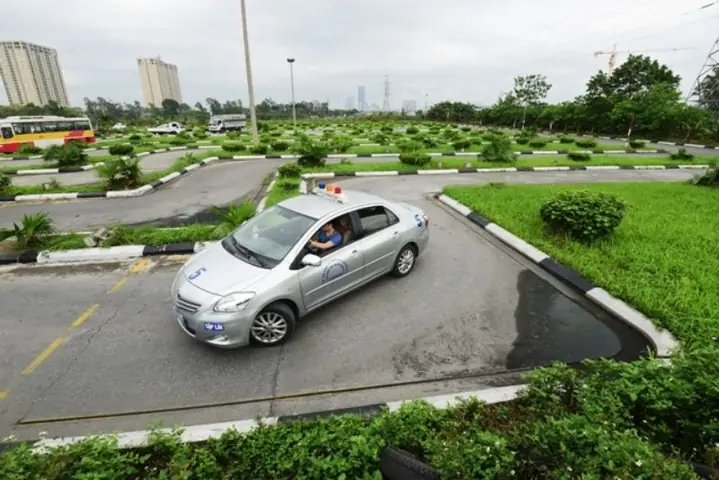 Ky Thuat Lai Xe O To Duong Hep