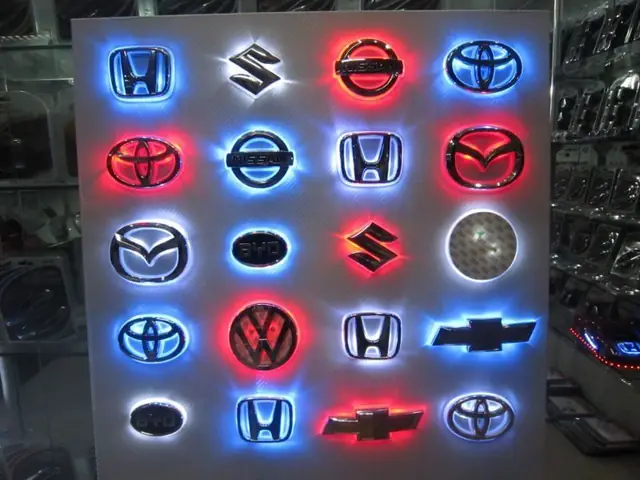 Ở Đâu Độ Lắp Đặt Gắn Logo Đèn Led Xe Hơi Ô Tô Giá Rẻ Tại Tphcm