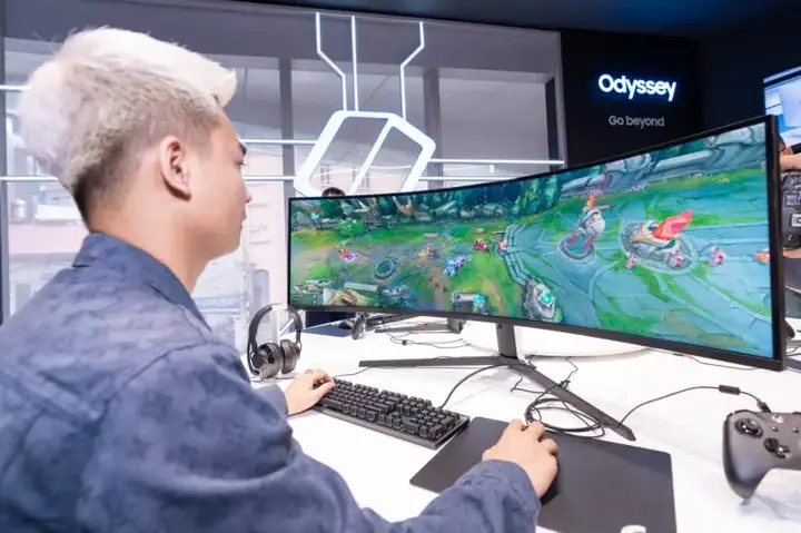 Có Nên Mua Màn Hình Cong Chơi Game: Phân Tích Chuyên Sâu Từ Góc Nhìn Chuyên Gia