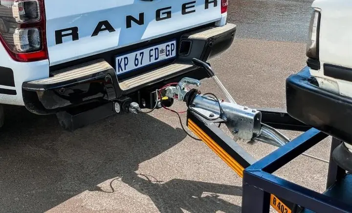 Hướng Dẫn Sử Dụng Móc Kéo Cứu Hộ Của Xe Ô Tô Hướng Dẫn Sử Dụng Móc Kéo Cứu Hộ Của Xe Ô Tô