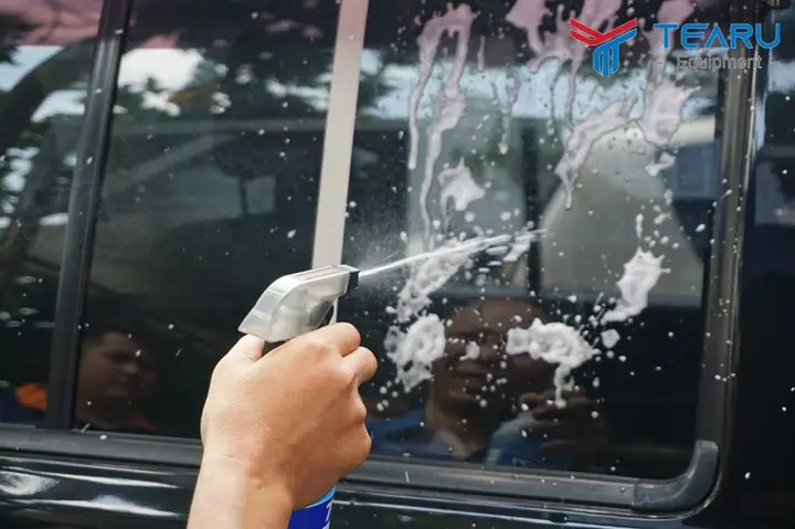 Ưu Điểm Dung Dịch Tẩy Ố Kính Ô Tô Ưu Điểm Dung Dịch Tẩy Ố Kính Ô Tô