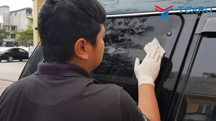 Dung Dịch Tẩy Ố Kính Xe Ô Tô Grass Dung Dịch Tẩy Ố Kính Xe Ô Tô Grass
