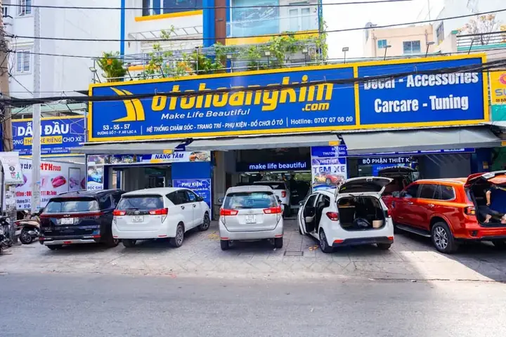 Với Mục Tiêu "dẫn Đầu Trong Thiết Kế Riêng Cho Xe" Đến Với Hoàng Kim, Quý Khách Hàng Hoàn Toàn Yên Tâm Với Những Sản Phẩm Dịch Vụ Chúng Tôi Mang Lại. Ô Tô Hoàng Kim Cung Cấp Đầy Đủ Dịch Vụ Và Sản Phẩm, Phục Vụ Đa Dạng Nhu Cầu Của Khách Hàng Bằng Tất Cả Tâm Huyết Và Sự Uy Tín.