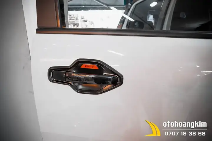 Hình Ảnh Thực Tế Chén Cửa Ô Tô
