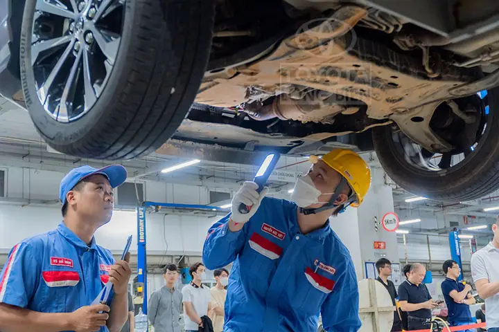 Có Nên Sơn Phủ Gầm Xe Ô Tô?